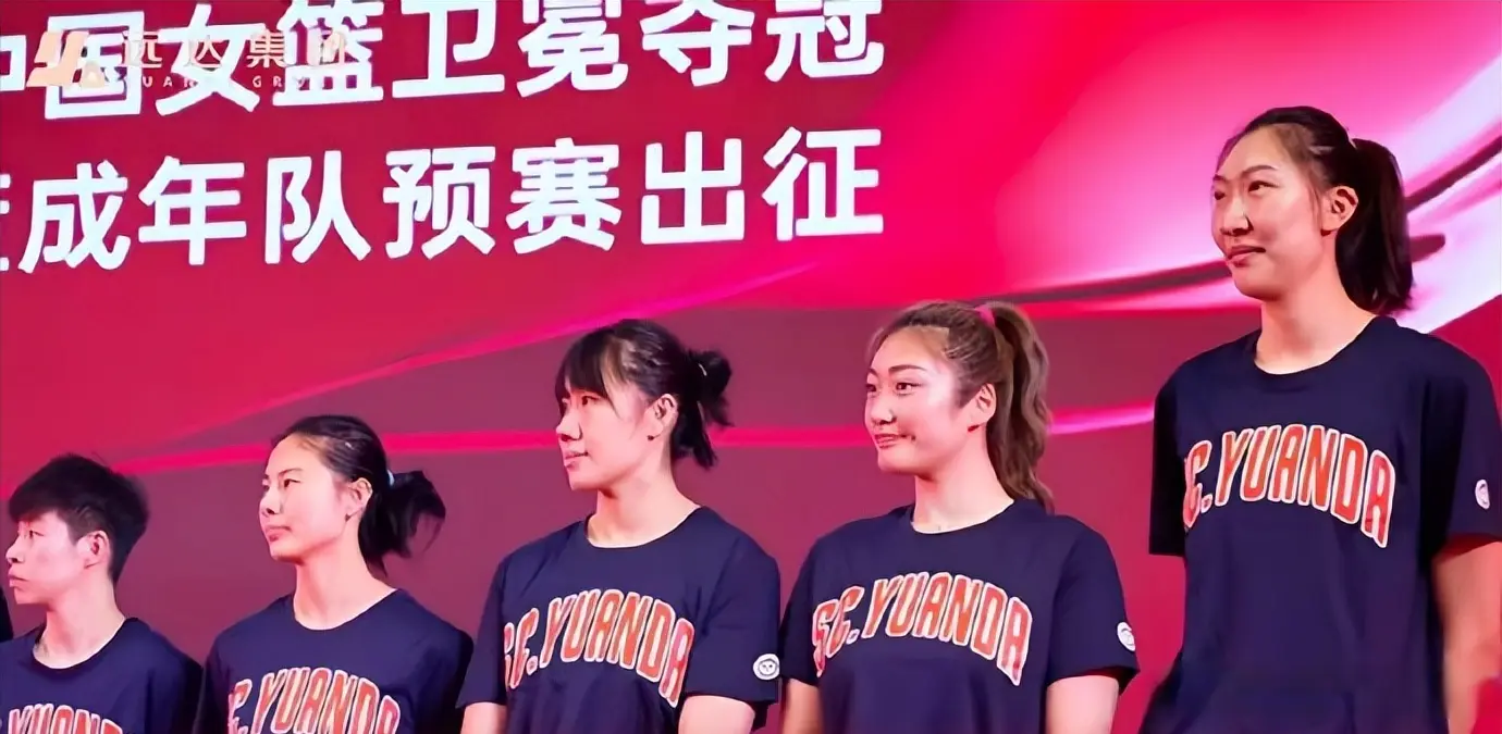 div, 接受央视采, 首场比赛在