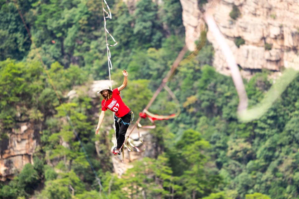om, 他获得季军, 阿奇 om, 他获得季军, 阿奇