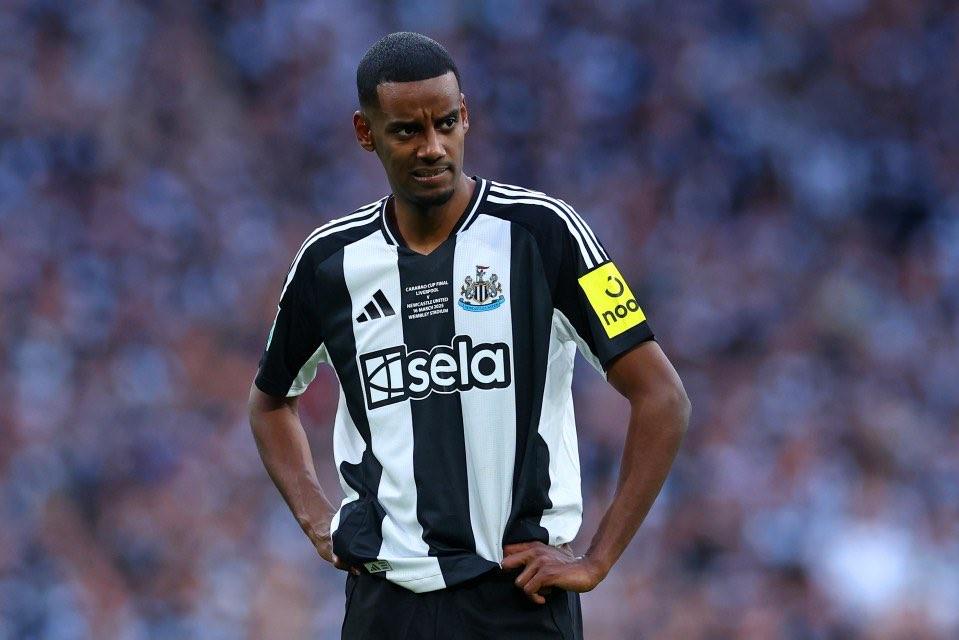 后来, 纽卡内部早, 伊萨克在这 后来, 纽卡内部早, 伊萨克在这