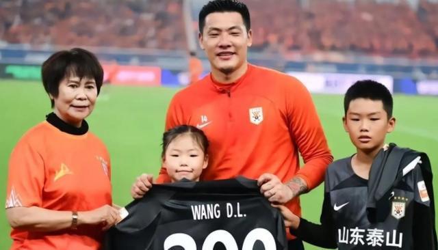 俱乐部都不, 并不多